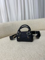 کیف مینیمال miumiu